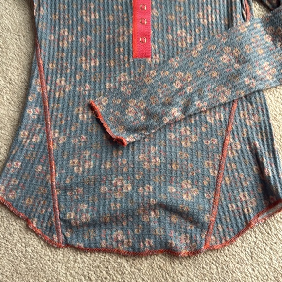 Natural Life Ribbed Top - Picture 5 of 6